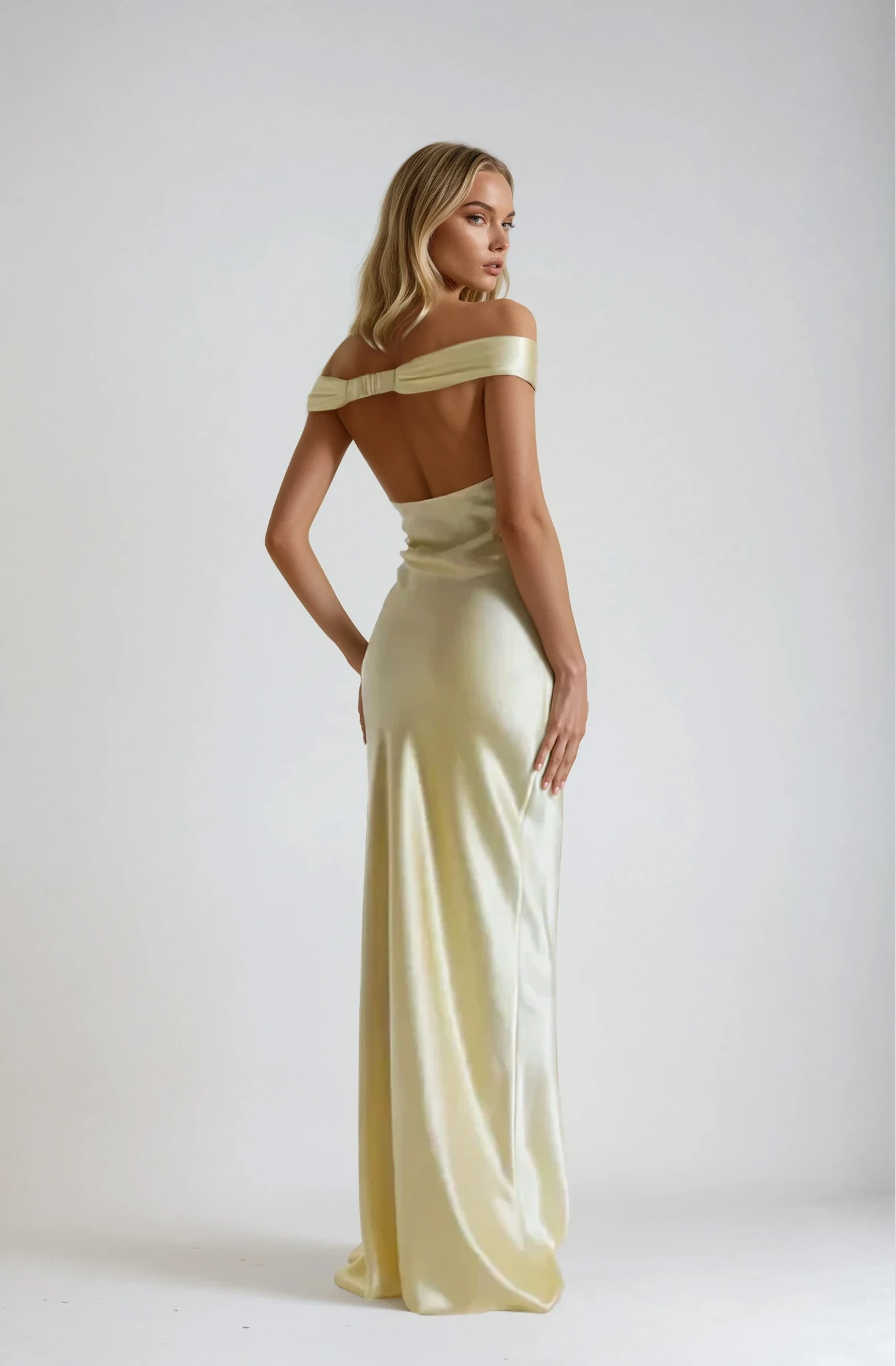 Viviana™ | Abito Maxi in Satin Senza Schiena