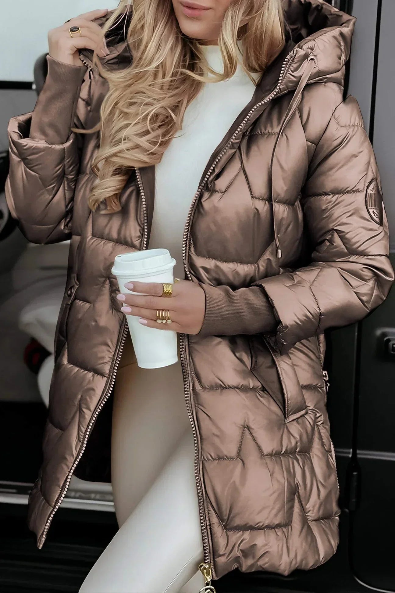 Viviana™ | Cappotto Invernale Elegante con Cappuccio e Imbottitura