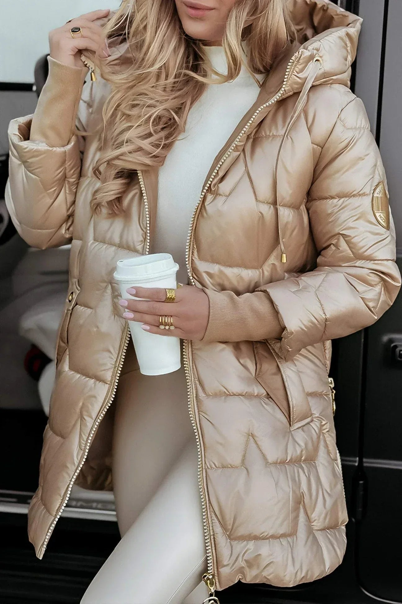 Viviana™ | Cappotto Invernale Elegante con Cappuccio e Imbottitura