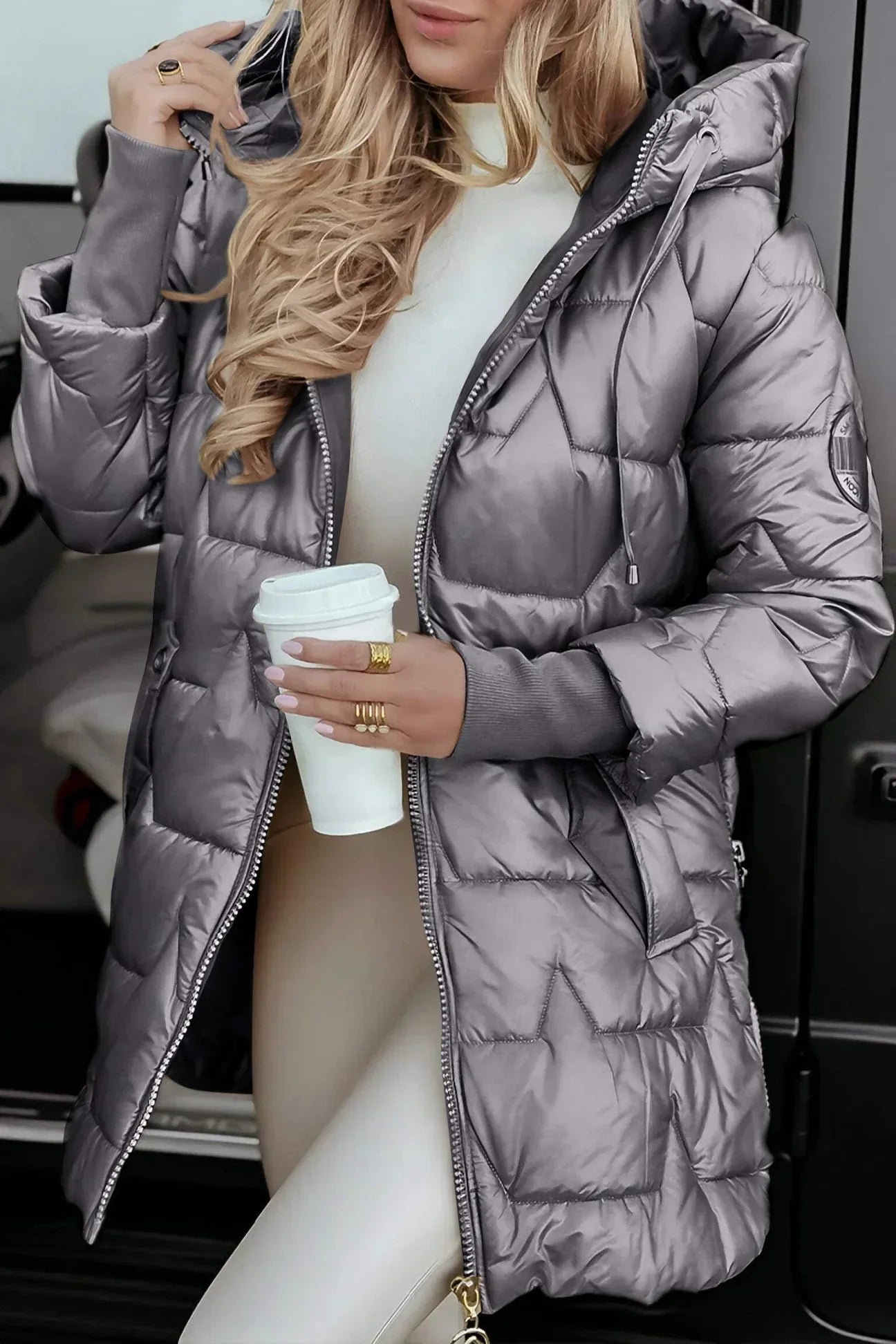 Viviana™ | Cappotto Invernale Elegante con Cappuccio e Imbottitura
