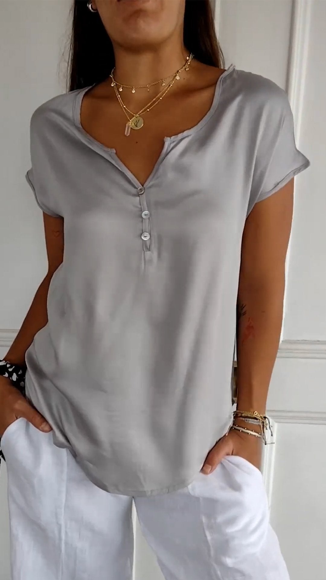 Viviana™ | T-shirt con scollo a V in eleganza casual