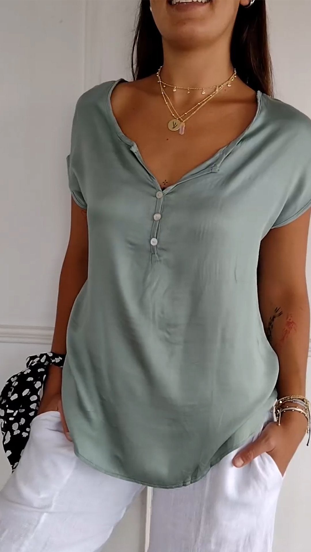 Viviana™ | T-shirt con scollo a V in eleganza casual